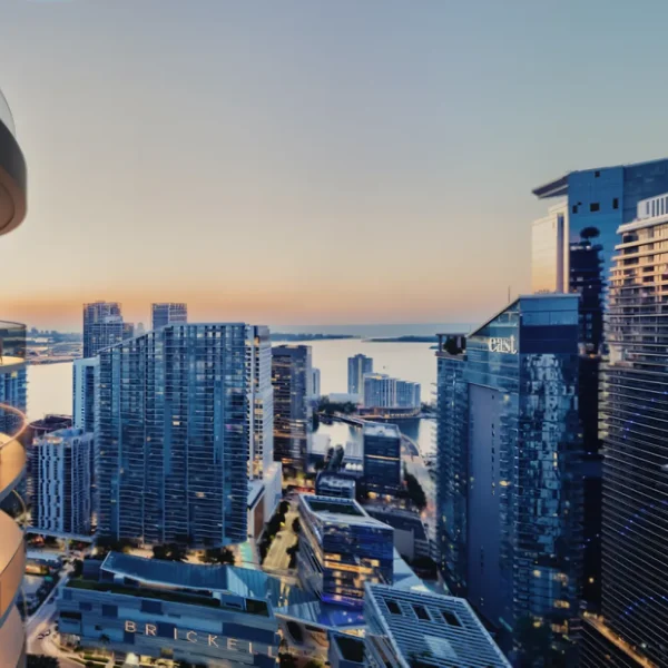 The-Standard-Residences-Brickell-14_waifu2x_photo_noise1_scale